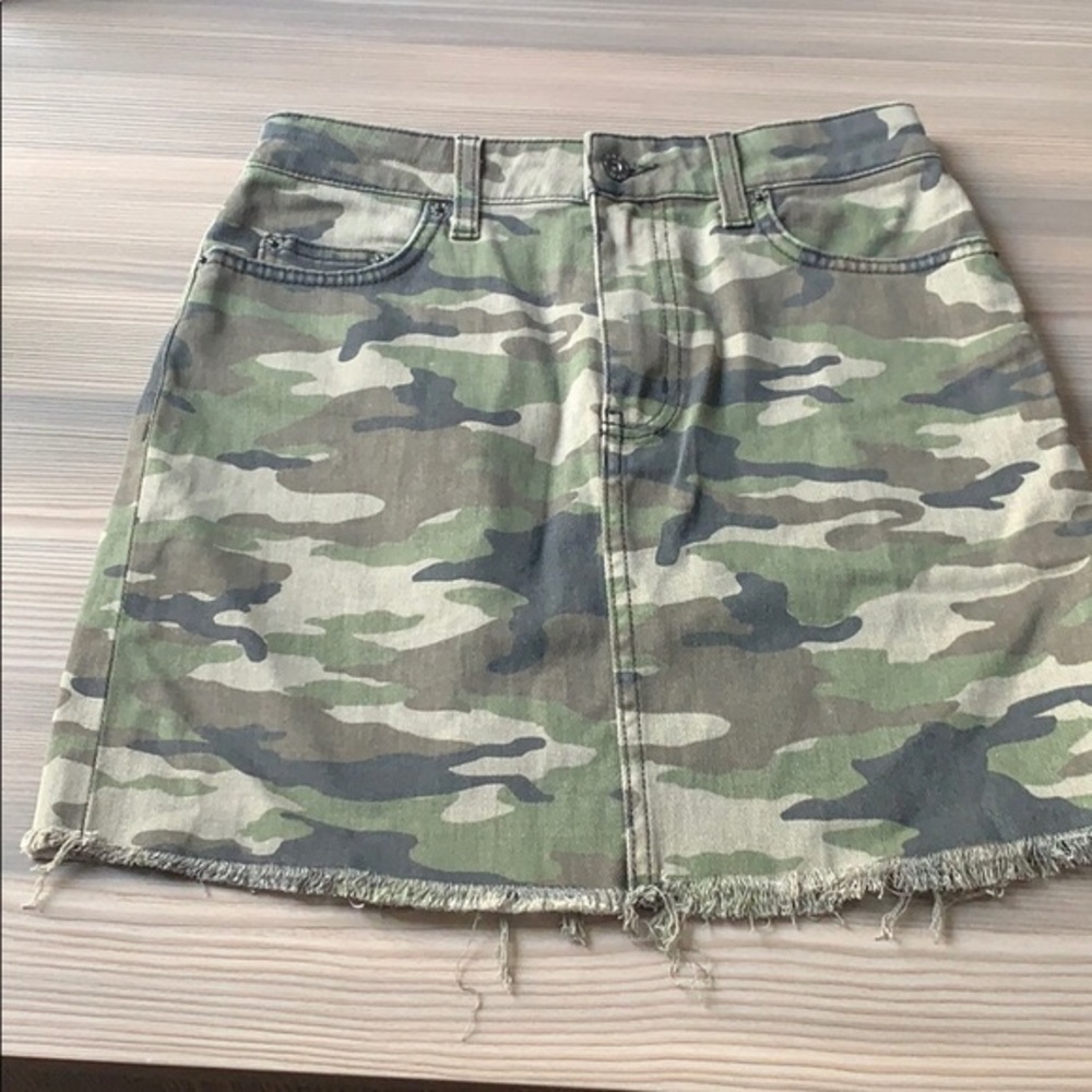 LF Carmar Camo Skirt